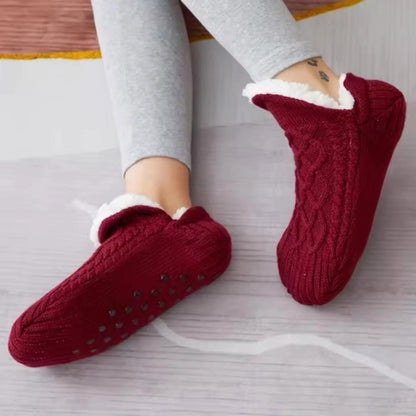 Fluffy indoor shoes like socks