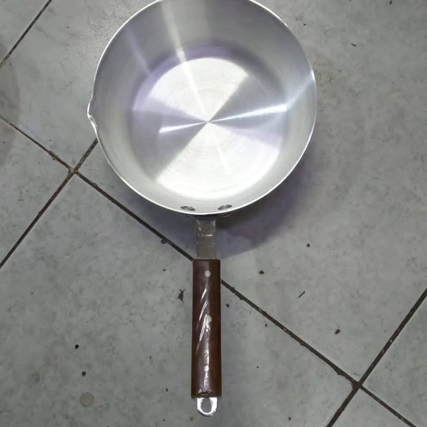 22cm Silver Aluminium Pan with Handle