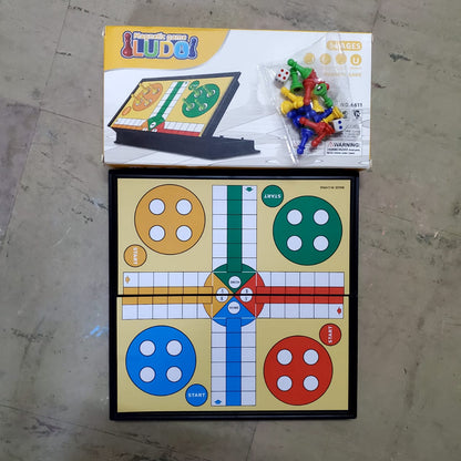 Ludo magnetic gameboard