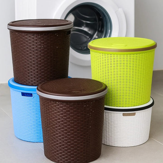 Laundry basket with lid