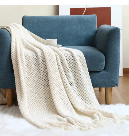 Knitted throw blanket