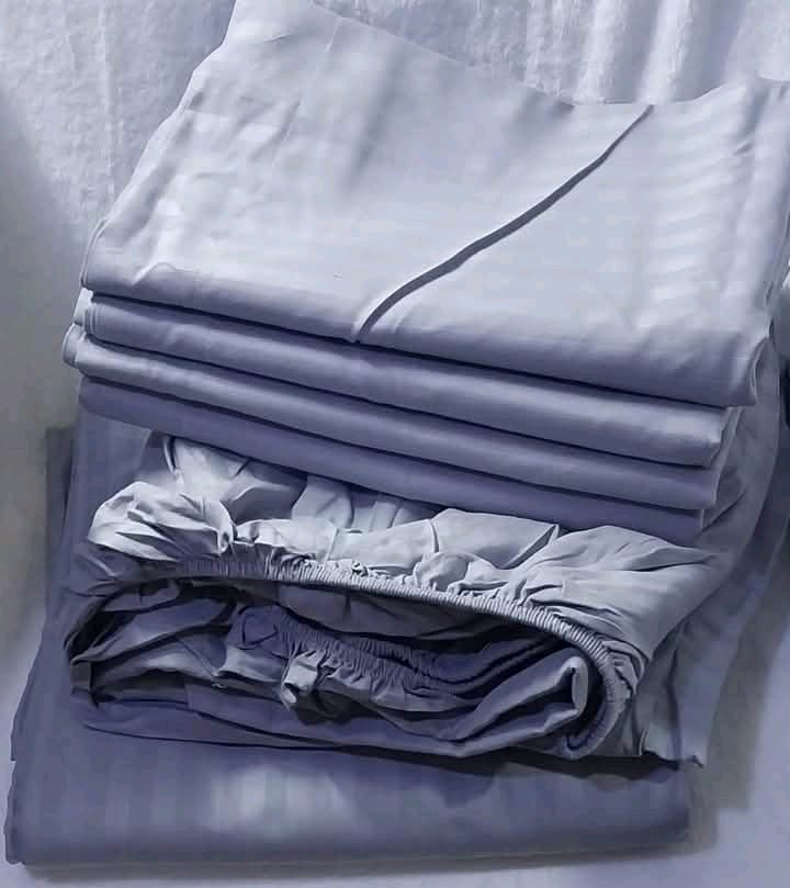 7*8 Fitted and flat bedsheets with cases