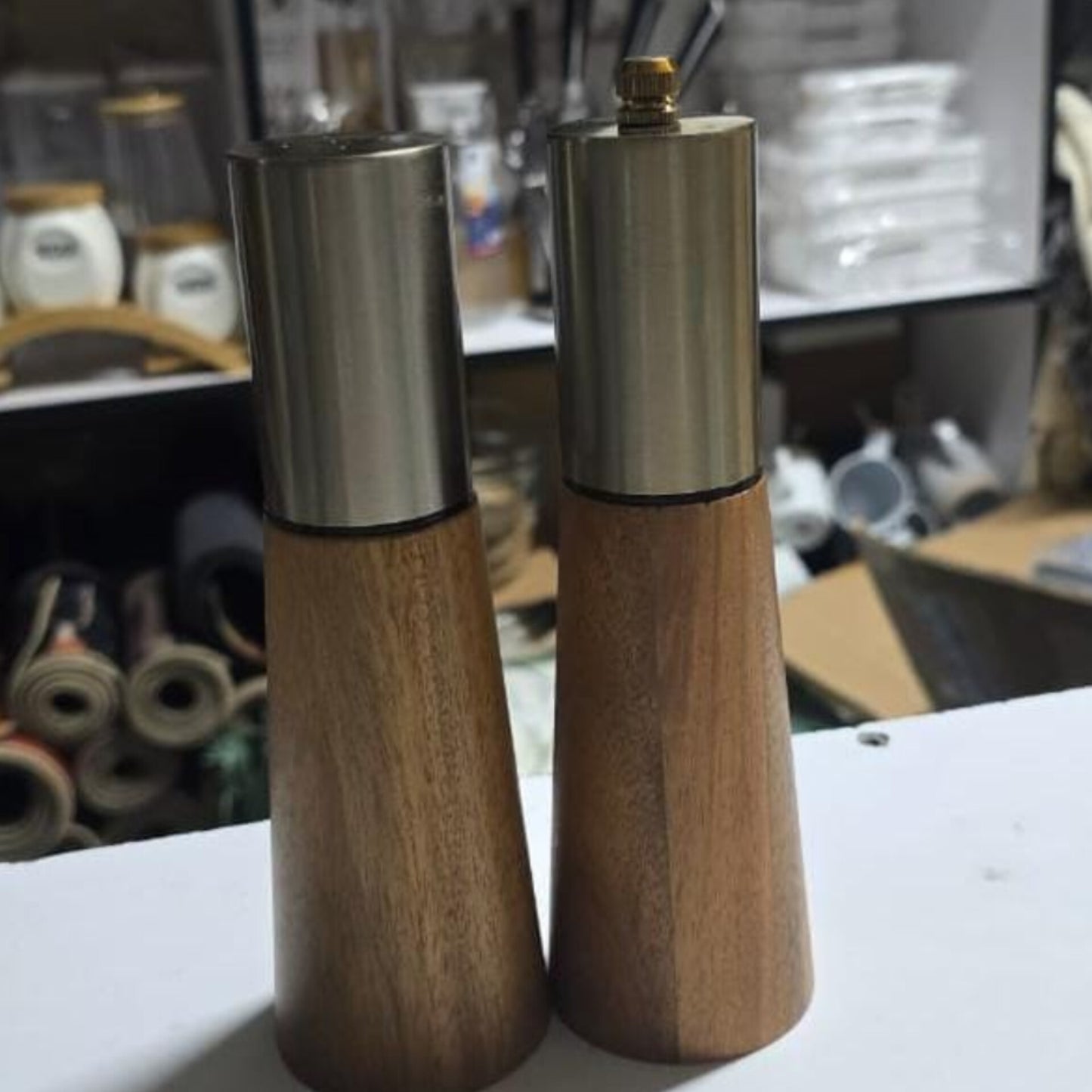 2Pcs Kitchen Pepper and Salt Grinder Set