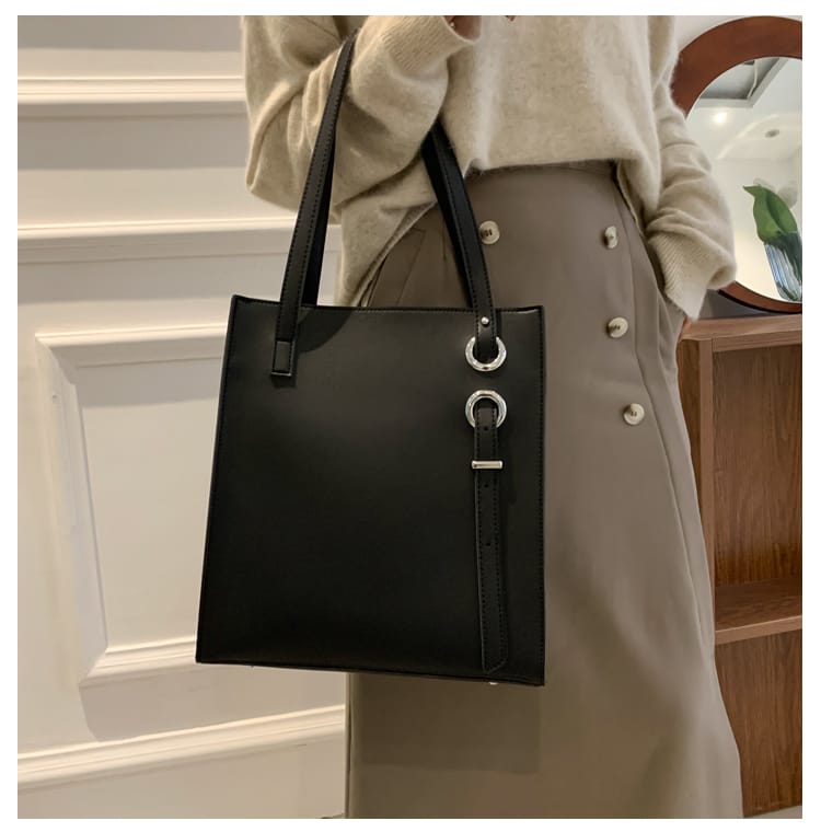 Leather tote bag