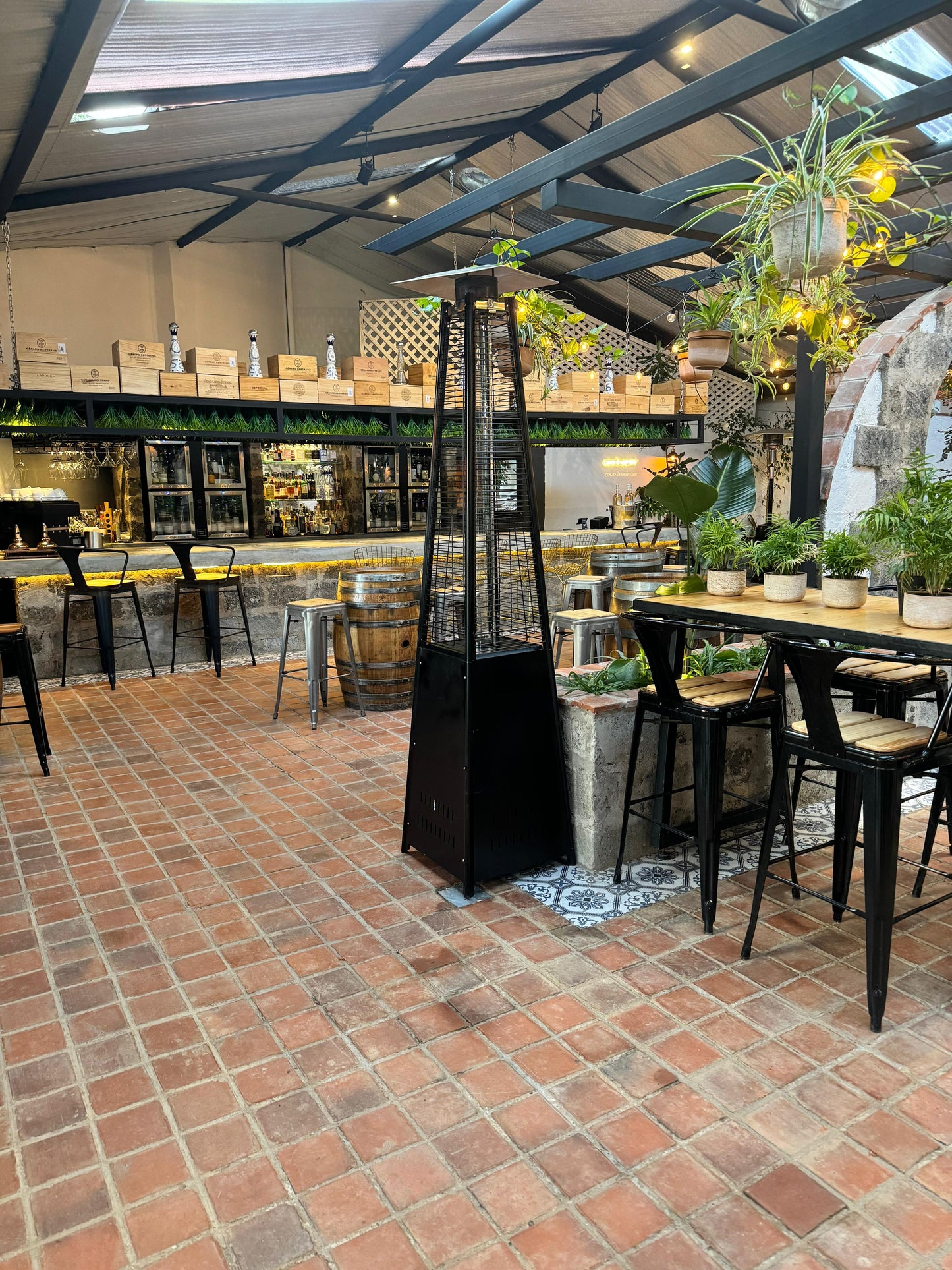 Pyramid patio gas heater