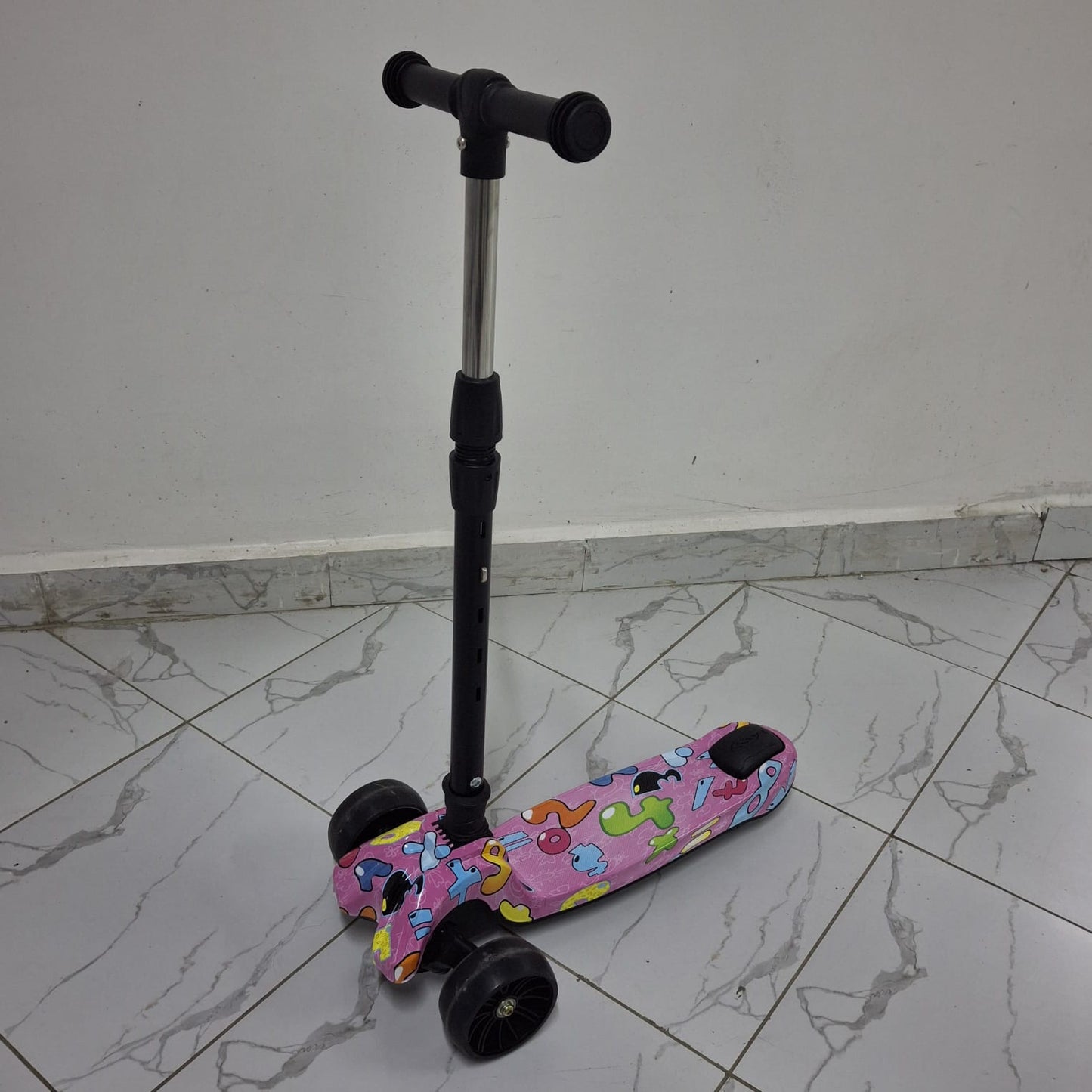 Wide wheeled scooters