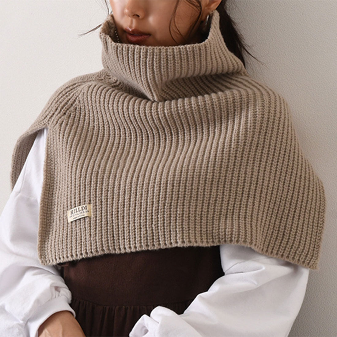 Ribbed Knitted Pullover Scarf