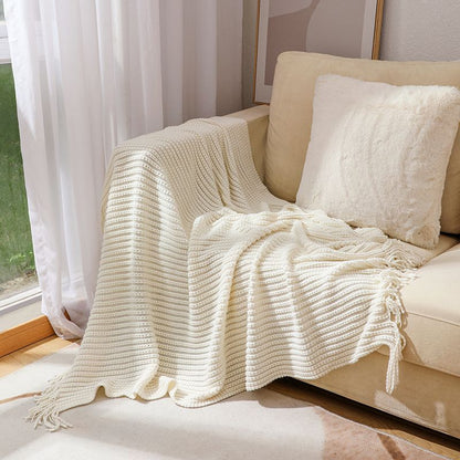 Knitted throw blanket