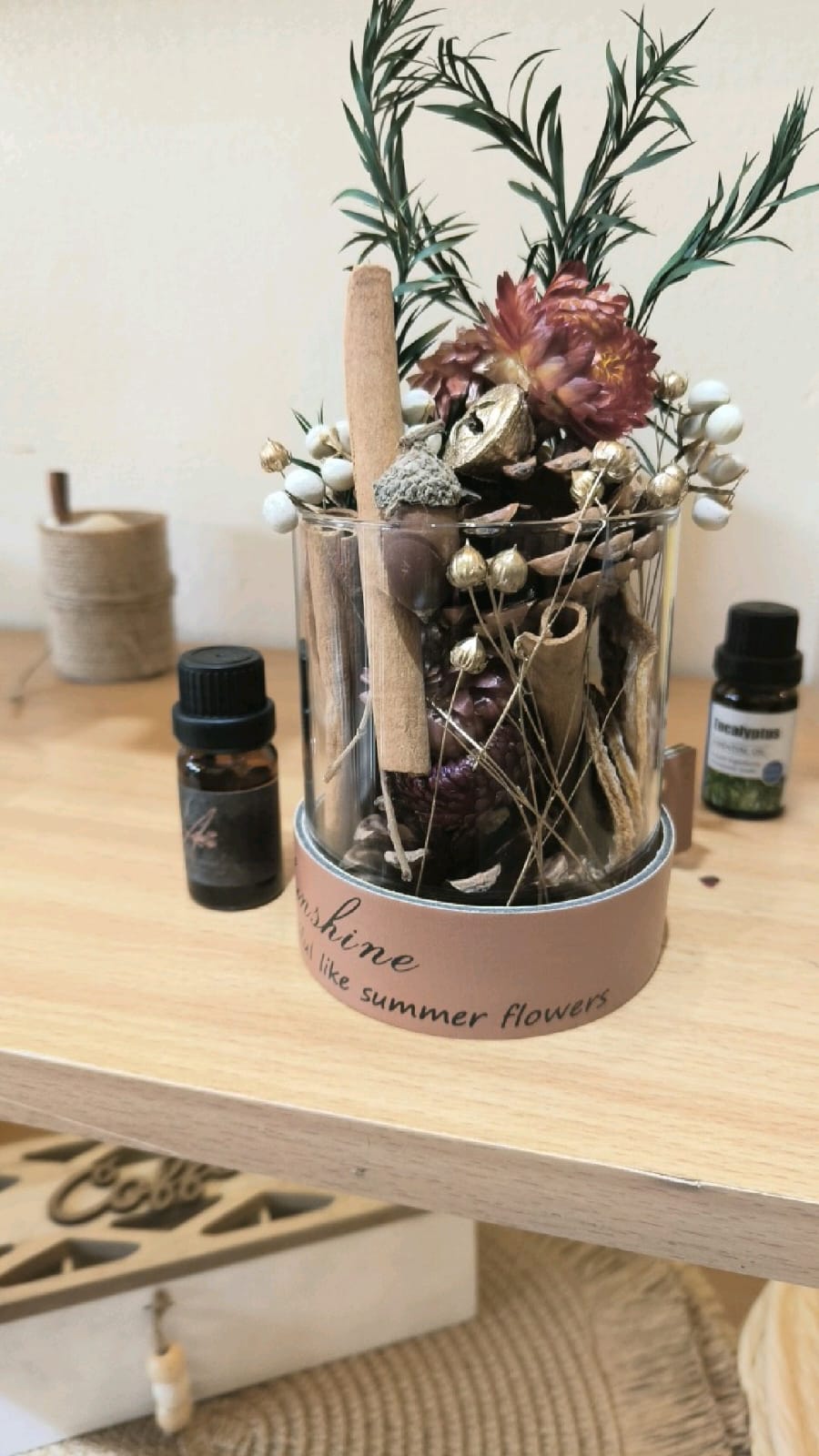 Dried flower diffuser with essential oils