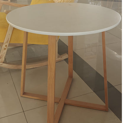 Round dining table