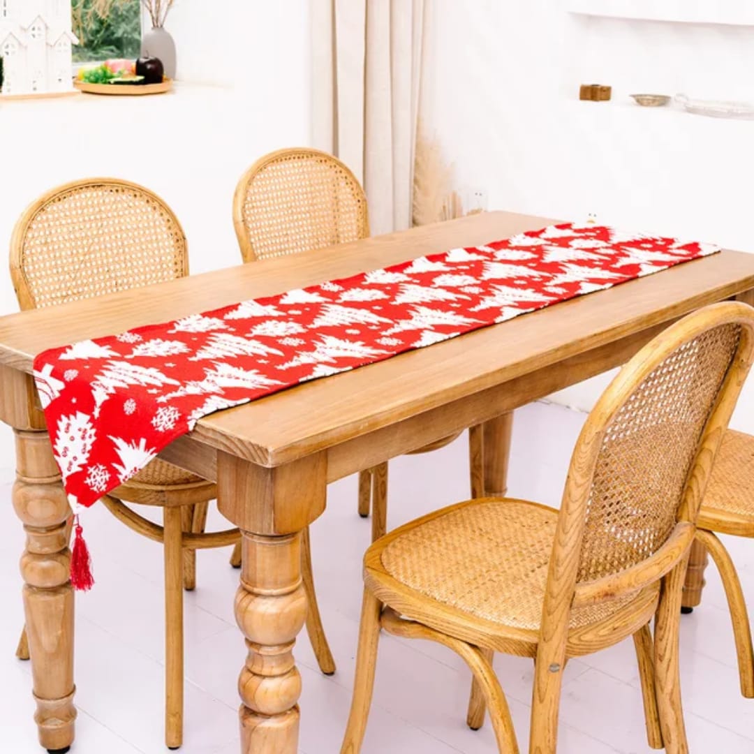 Christmas Knitted  Tablecloth Runner