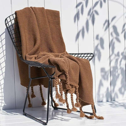Knitted throw blanket