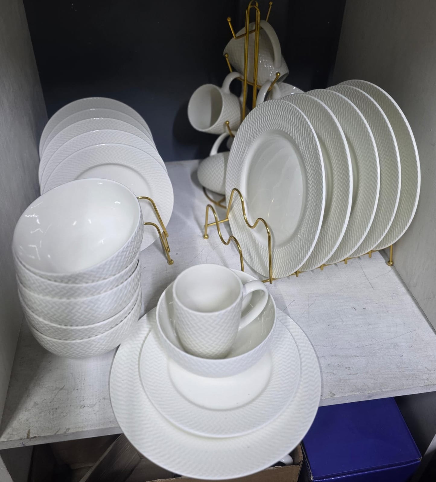 24 Piece White Patterned Ceramic Dinnerware Set