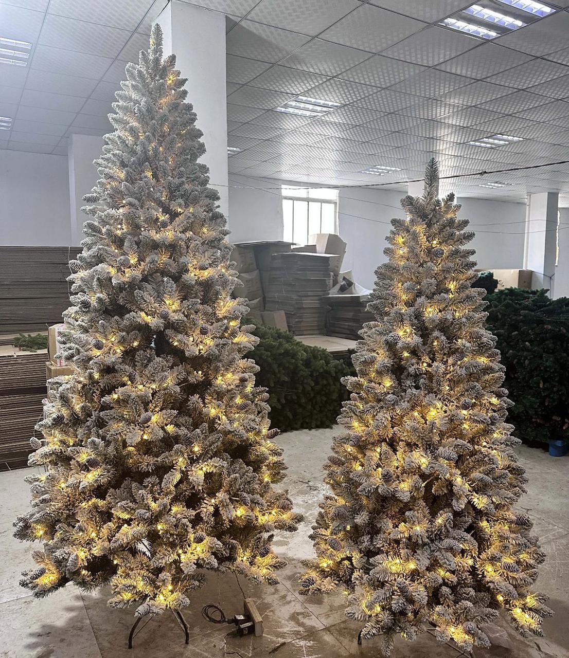 Pre lit Snow flocked Christmas tree