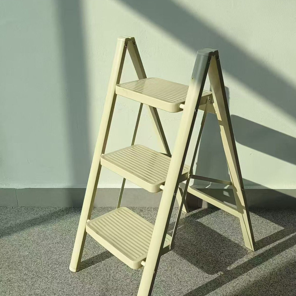 3 Steps White Metal Ladder