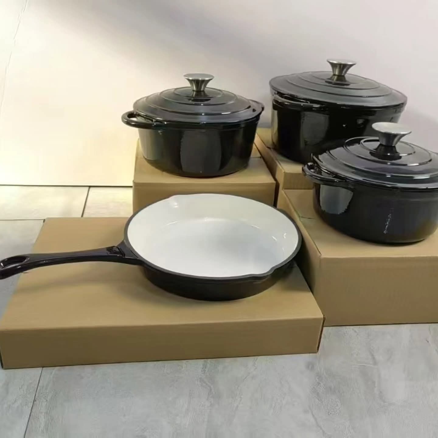 7 Piece enamel cast iron cooking pot set