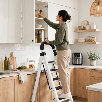 4Steps Folding Ladder With Safety Handle