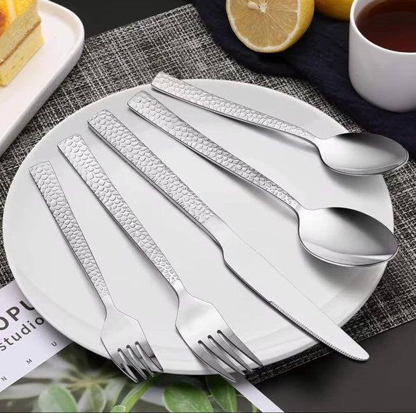 24 Piece silver stainless steel cutlery set