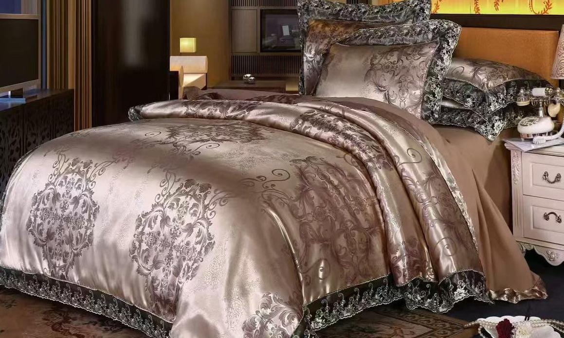 4Pcs  6 * 7 Silk Duvet Cover Set