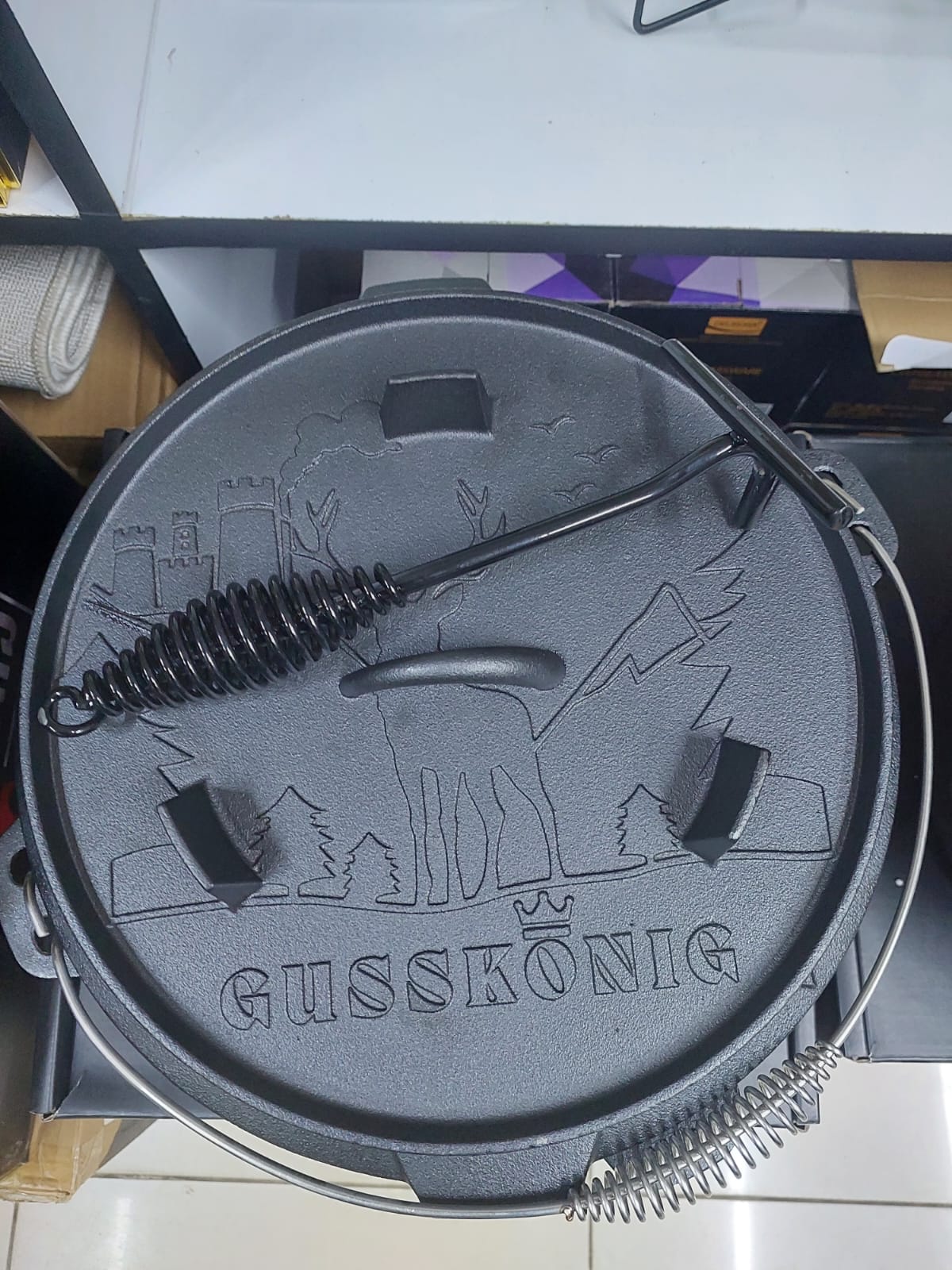 12 L Pre seasoned Cast Iron Dutch  Oven