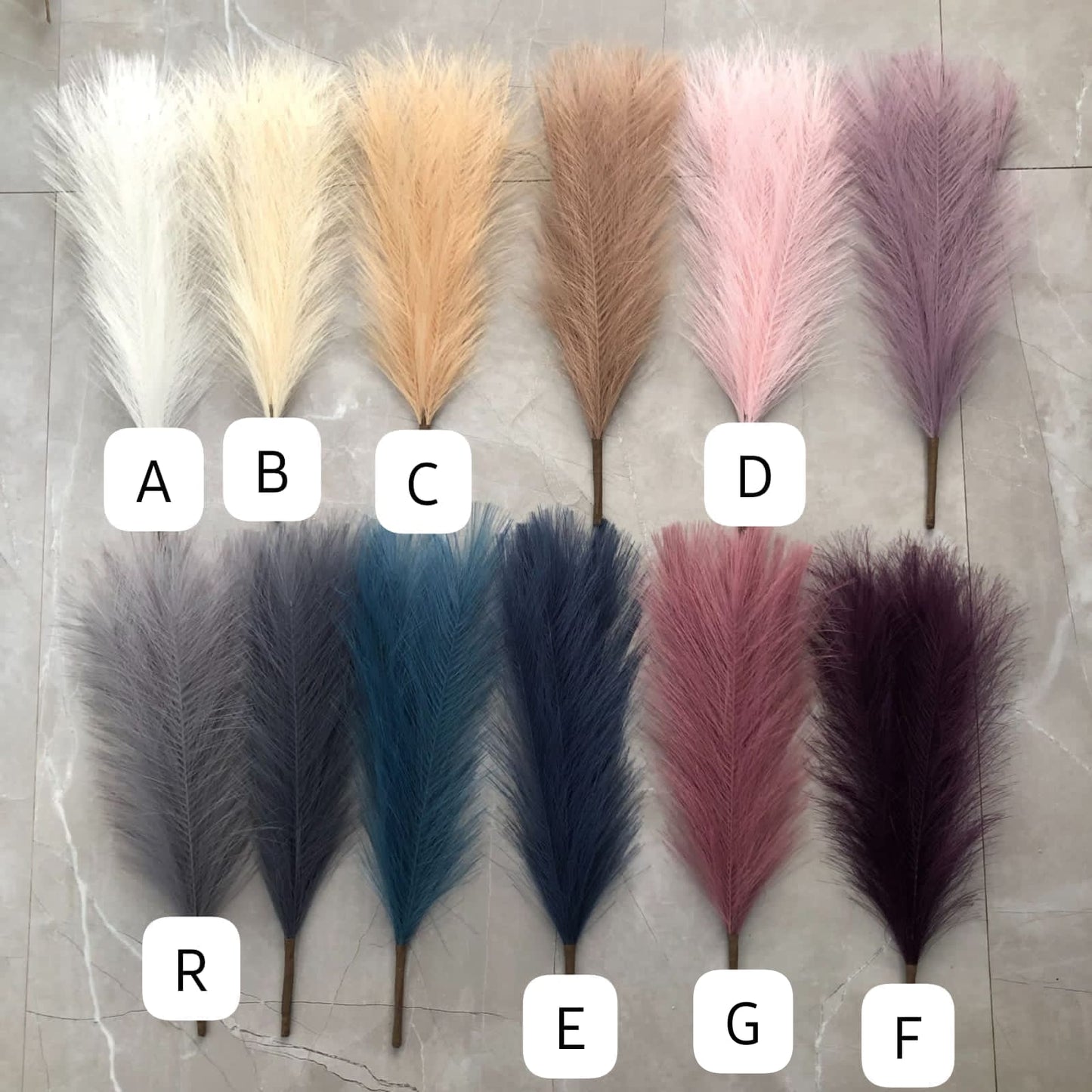 Artificial pampas grass