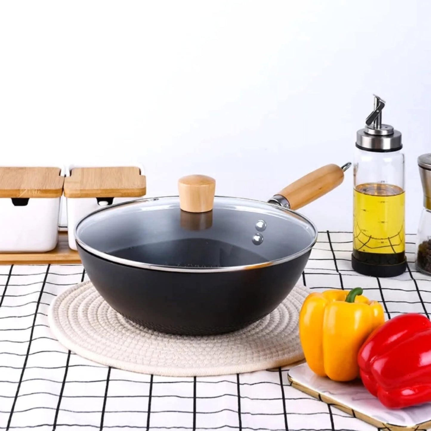 Coated deep frying pan with lid