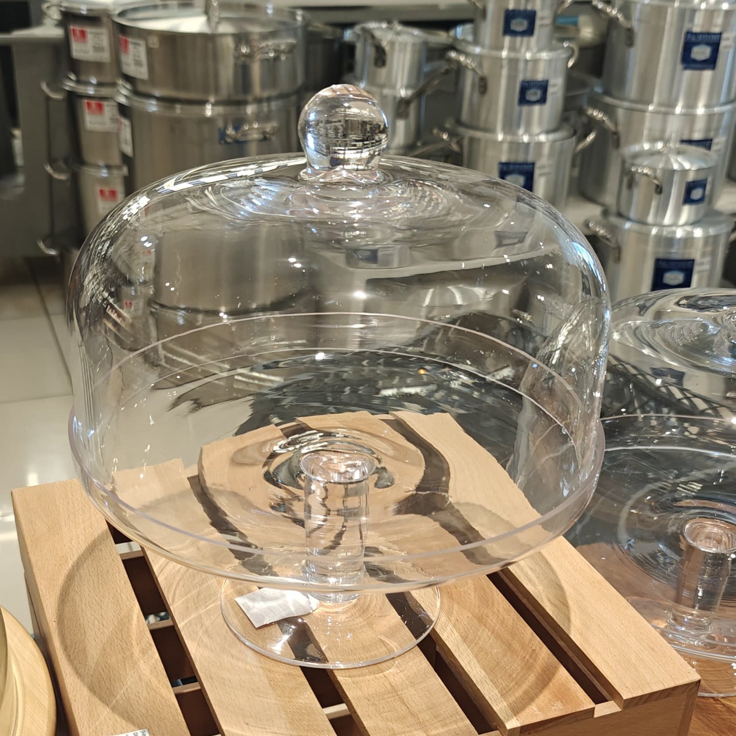 Heavy glass dome cake cover with stand