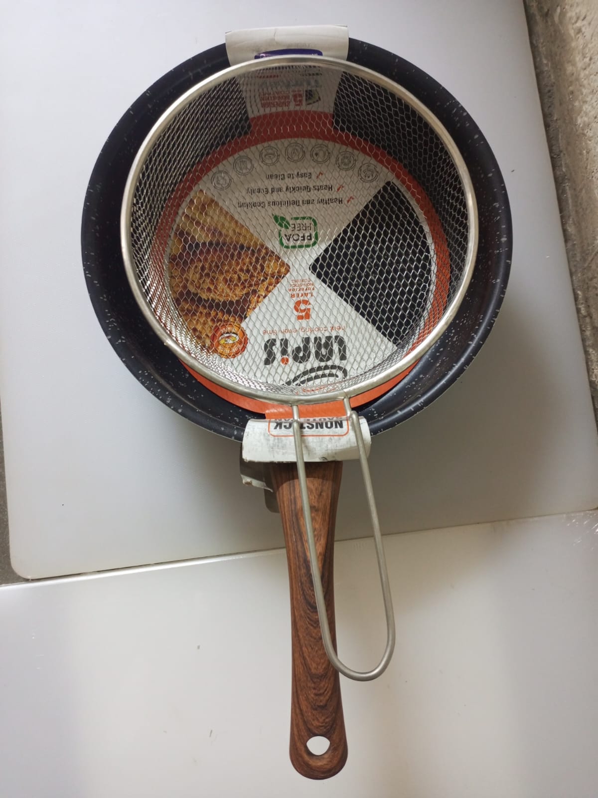 Deep Fry Pan with Strainer