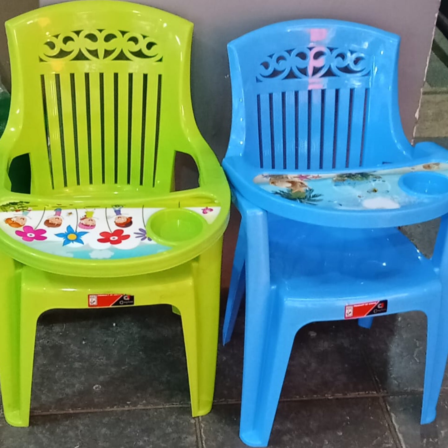 Kids feeding chair