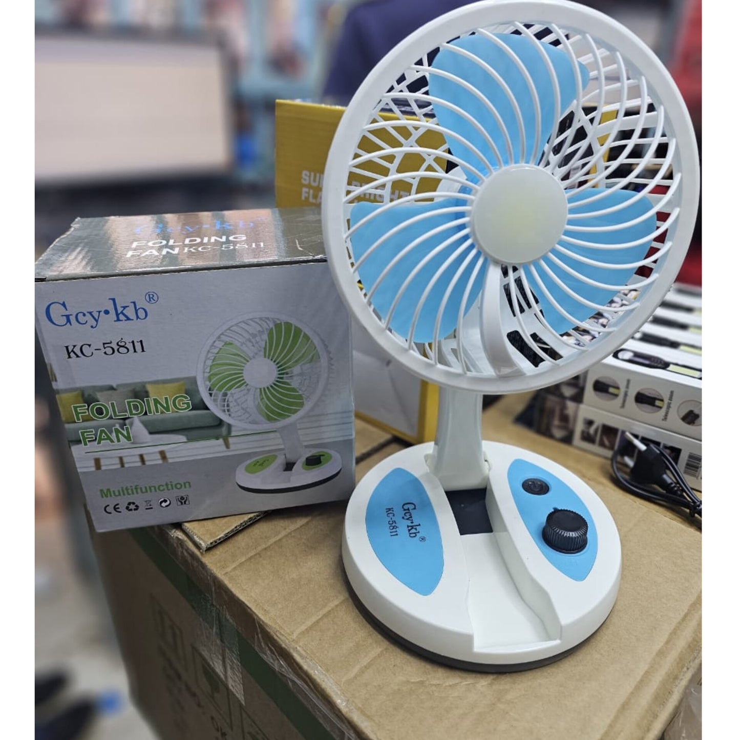 Rechargeable foldable desk fan