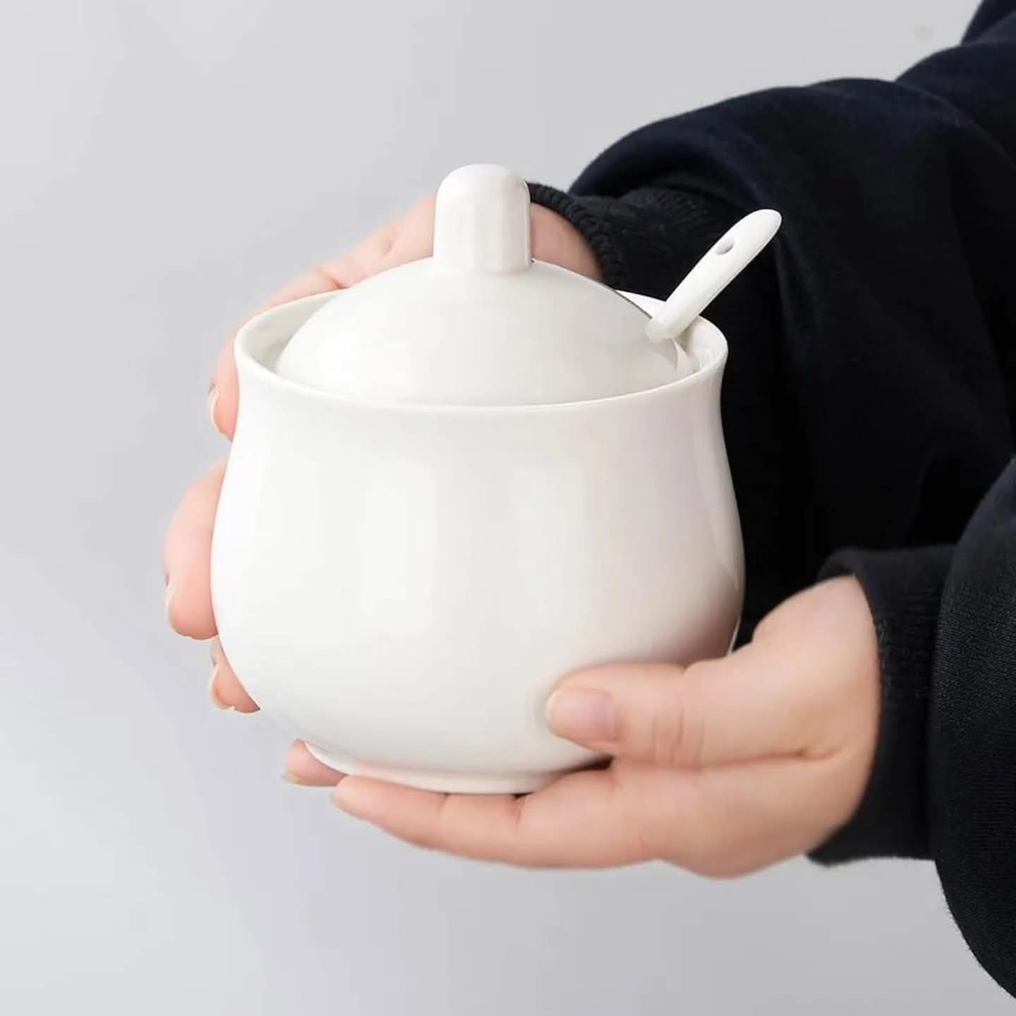 Ceramic sugar dish