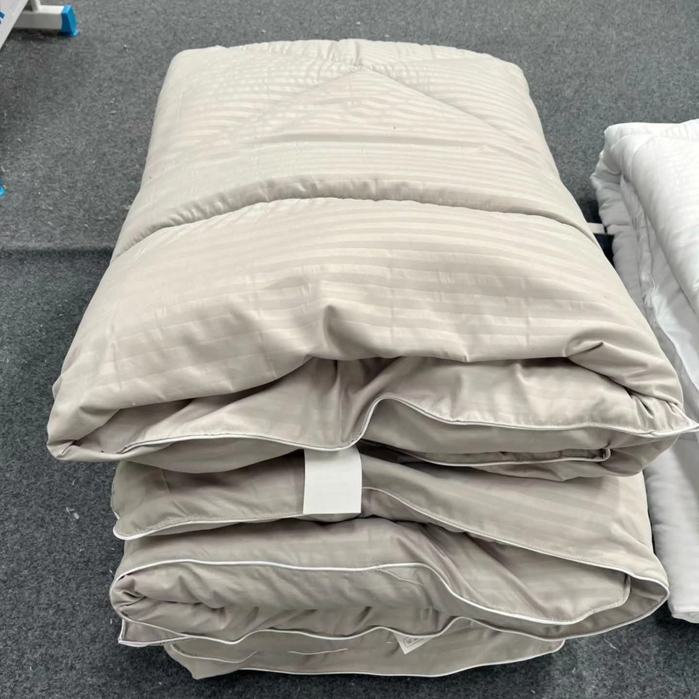 6*6 Striped binded duvet with sheet and cases