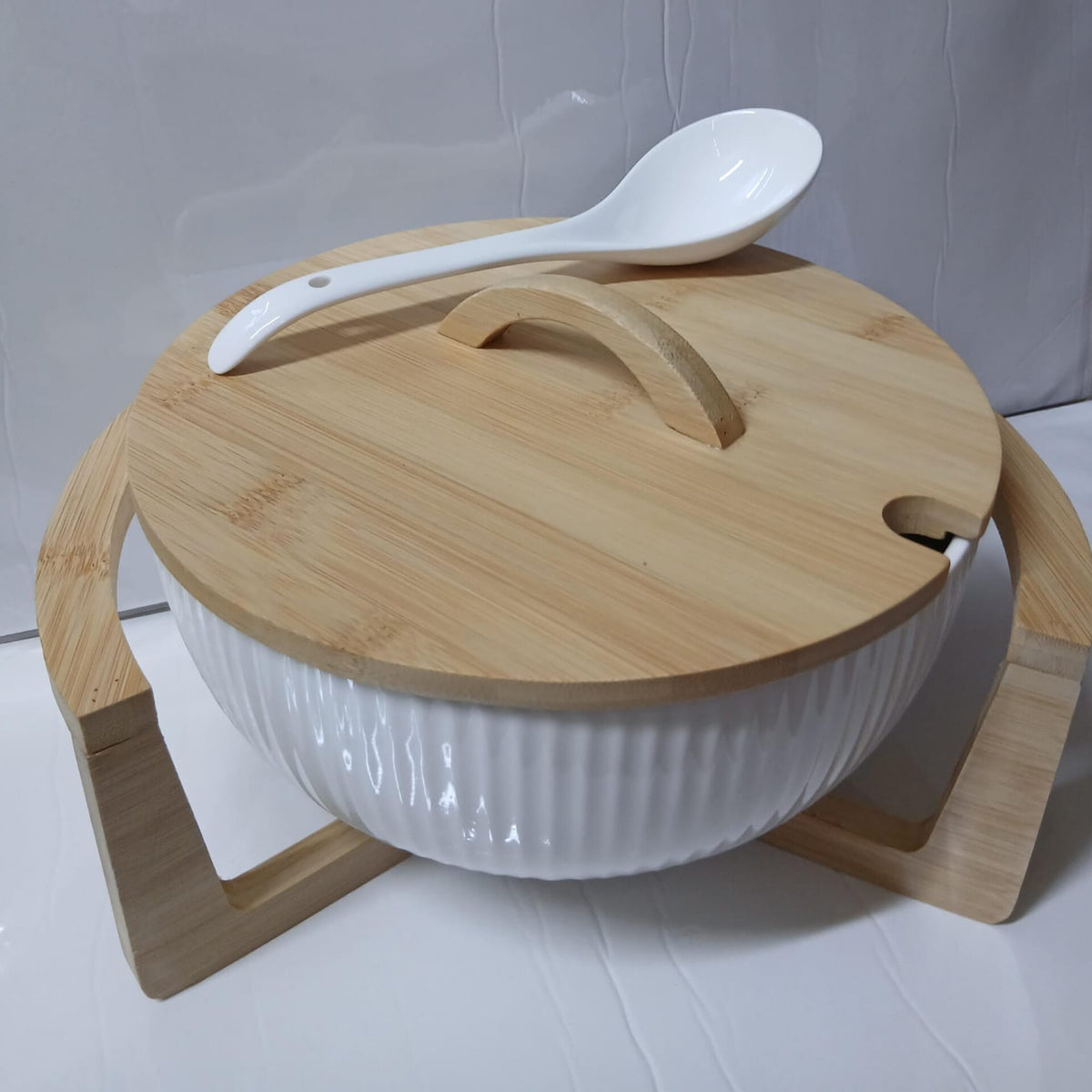 Ceramic Salad Bowl With Bamboo Stand And Lid