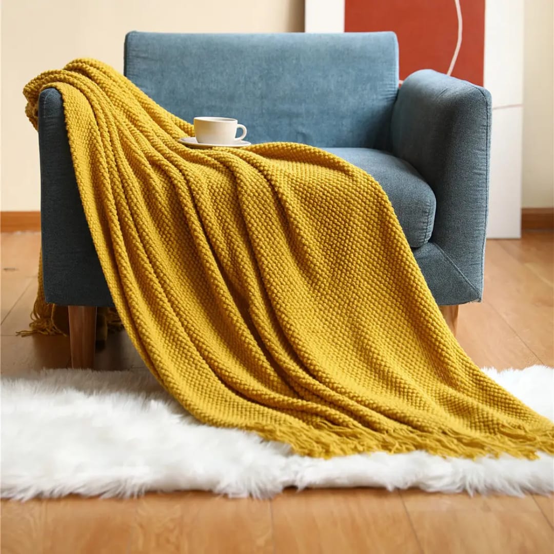 Knitted throw blanket