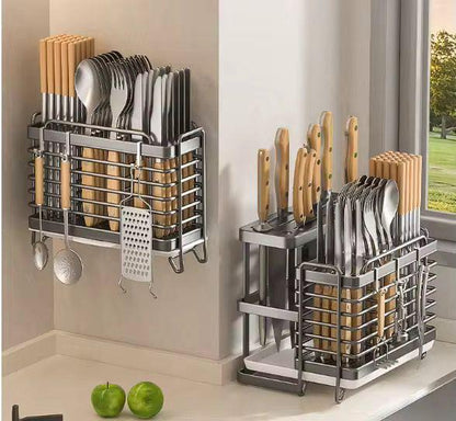 Wall mounted cutlery holder