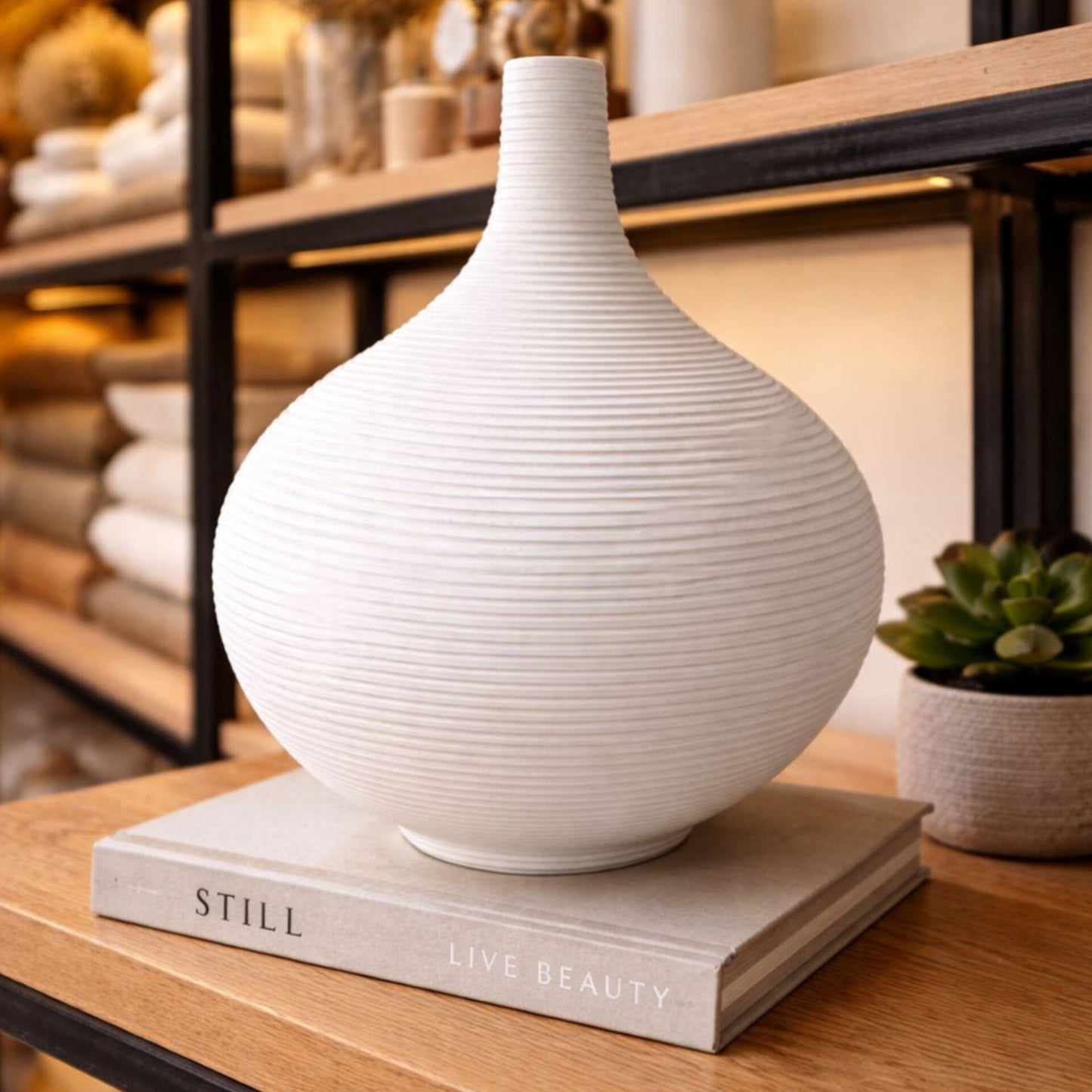 Round Porcelain Flower Vase
