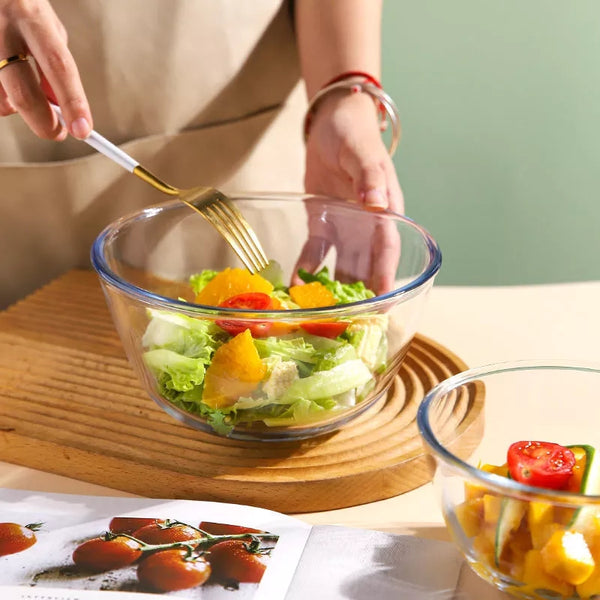 Glass baking salad bowl