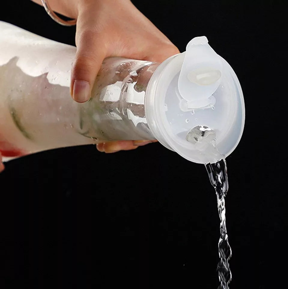 Glass Water Pitcher with Plastic Lid