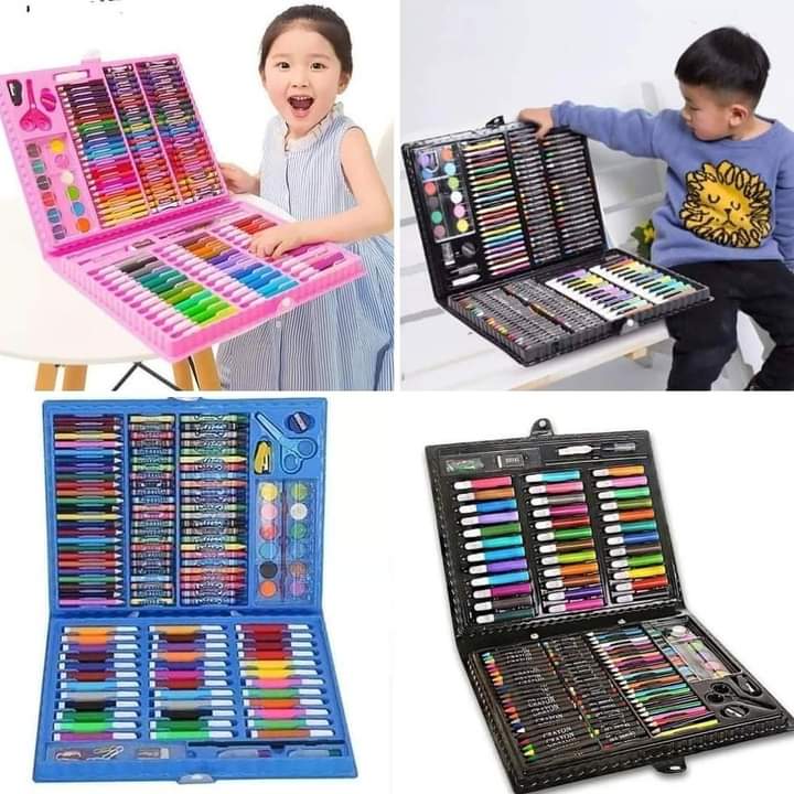 150 pc kids colouring set