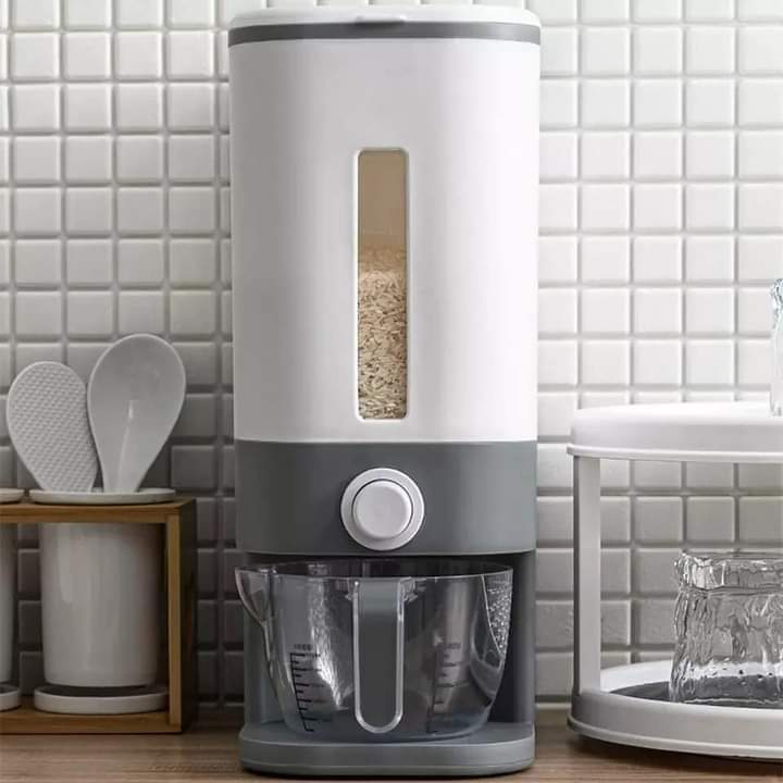 Automatic cereal dispenser