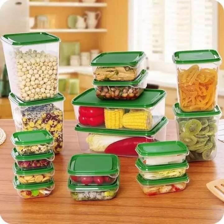 17pc plastic food crisper