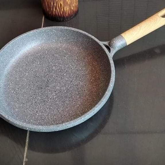 High quality heavy frying pan