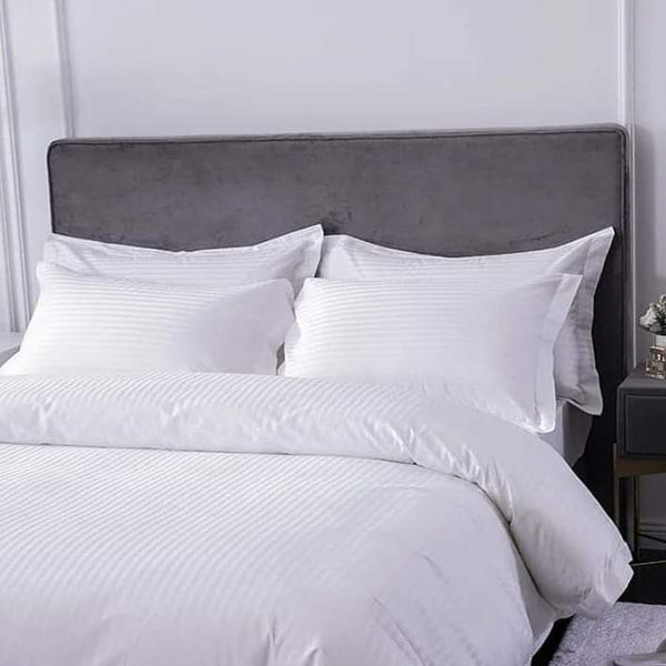 6 by 7 White Striped Duvet Cover with a Sheet and 2 Cases