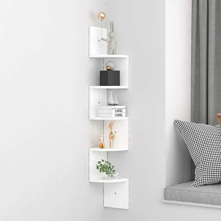 Wall mounted shelf