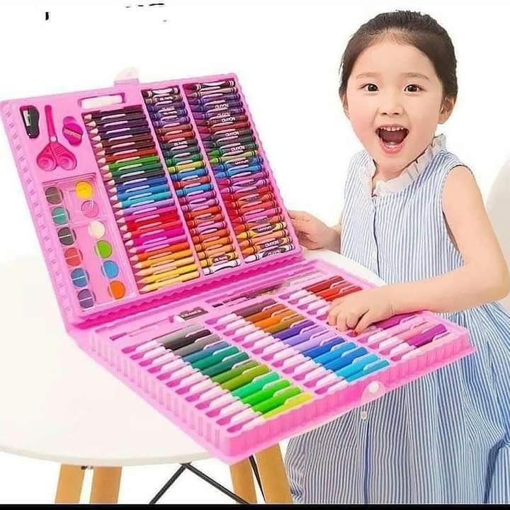 150 pc kids colouring set