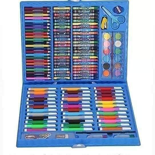 150 pc kids colouring set