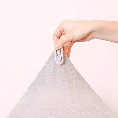 Bed sheet / duvet clips