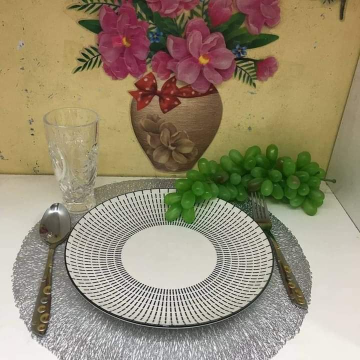 Round Ceramic Plates