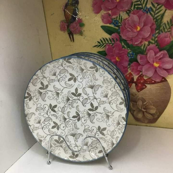 Round Ceramic Plates