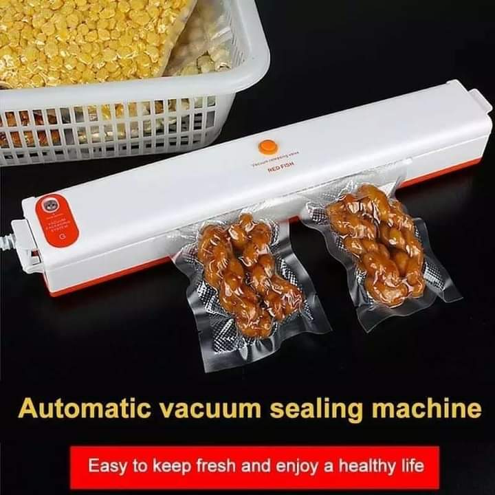 Vacuum sealing machine